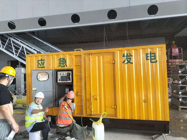 前锋怎样判断空气滤清器是否需要更换？
