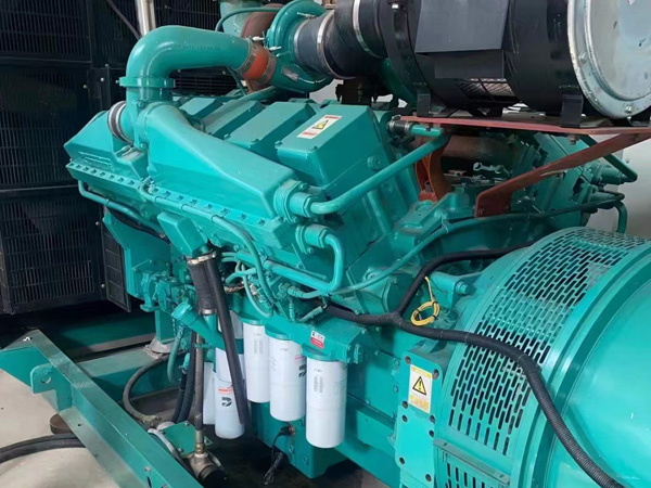 前锋更换100kW柴油发电机组机油时，需要注意哪些事项？